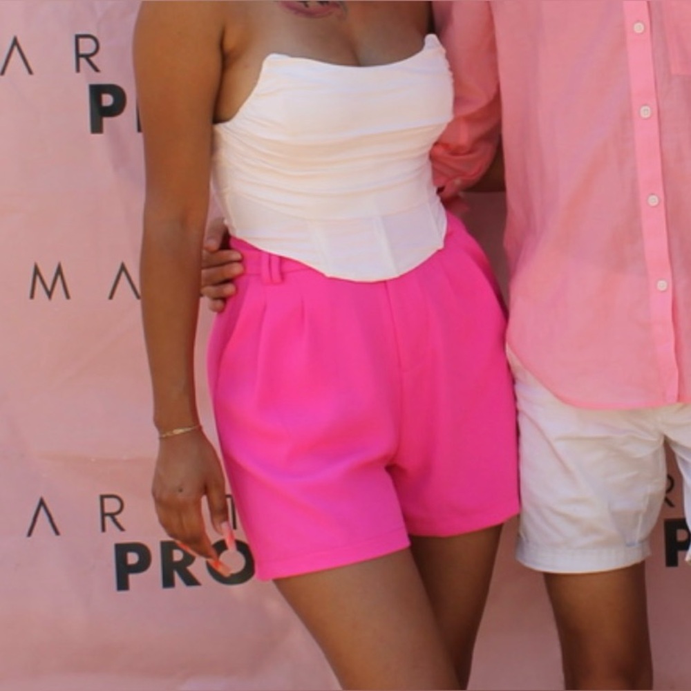 Boutique Trouser Bright pink high waist shorts